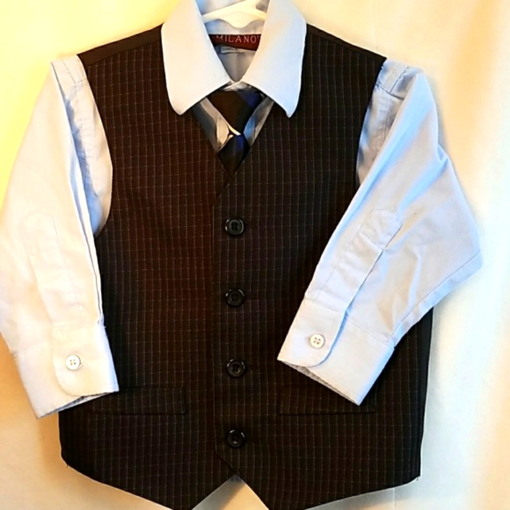 Izod/ Coordinating set of Dress Shirt, Vest &  Tie